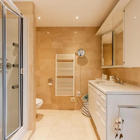 Appartement Huswell - With View & Common Indoor Pool