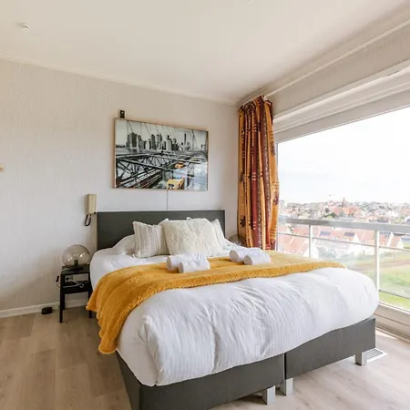 Huswell - With View & Common Indoor Pool *