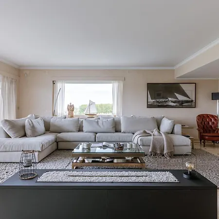 Huswell - With View & Common Indoor Pool Appartement