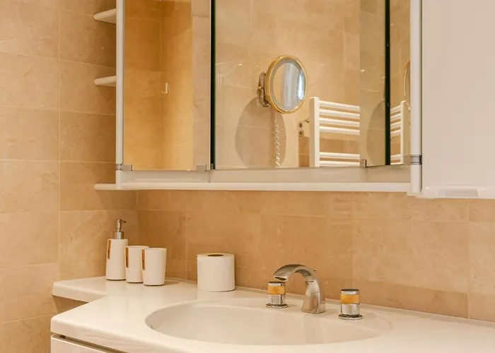 Casiola - With View & Common Indoor Pool Apartment